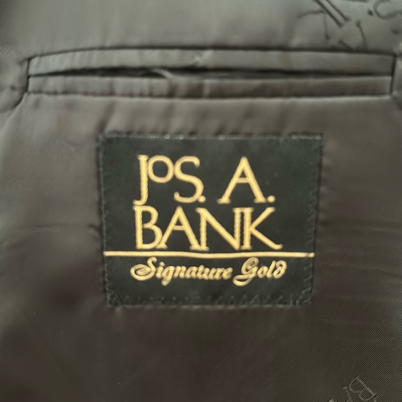 Men’s Suit.